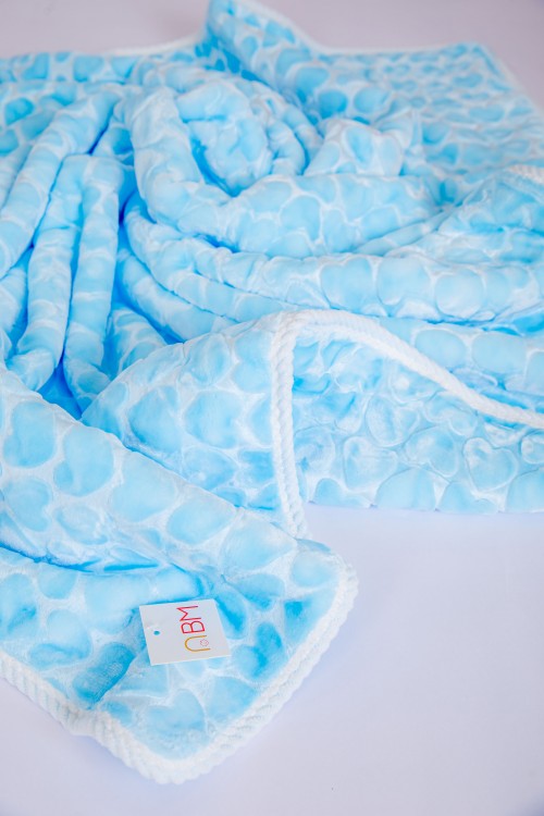 منشفة استحمام مواليد لون أزرق بغطاء رأس مزينة برسومات