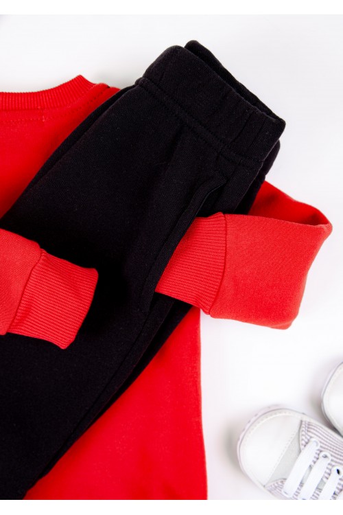 طقم بنطلون بأطراف مطاطية مع تيشيرت بطبعات كتابة