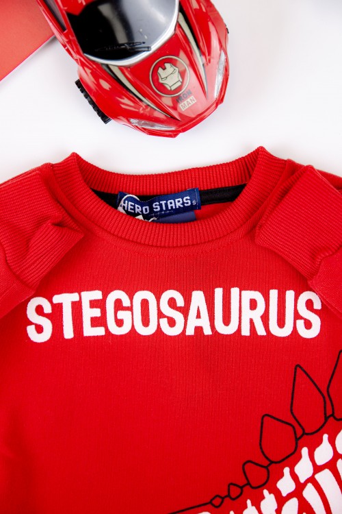 طقم بنطلون بأطراف مطاطية مع تيشيرت بطبعات كتابة