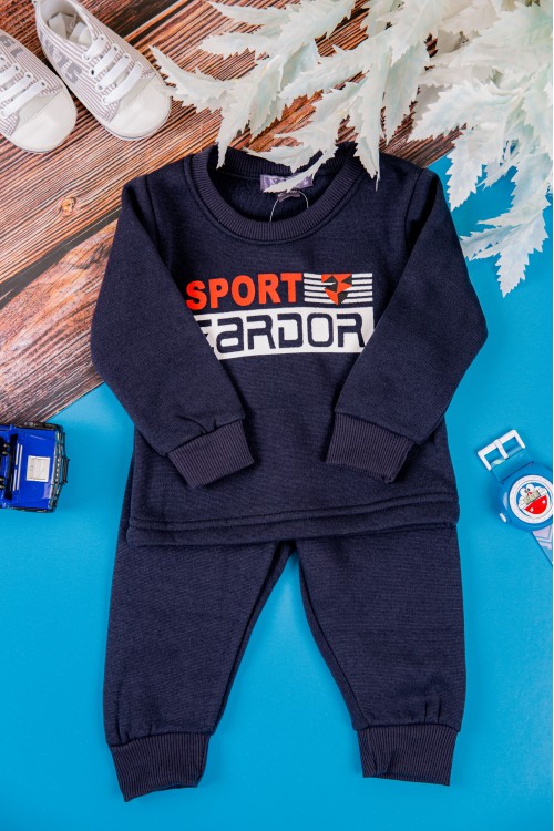 طقم قطعتين ولادي أطفال شتوي لون كحلي أكمام طويلة ومطاط بالأسفل مزينة بكتابات من الأمام