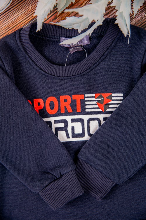 طقم قطعتين ولادي أطفال شتوي لون كحلي أكمام طويلة ومطاط بالأسفل مزينة بكتابات من الأمام