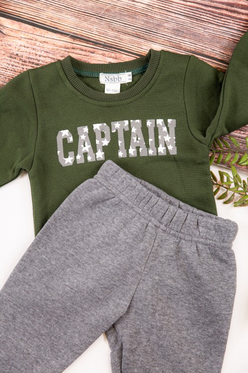 طقم قطعتين ولادي أطفال شتوي لون أخضر ورمادي أكمام طويلة ومطاط بالأسفل مزينة بكتابات من الأمام