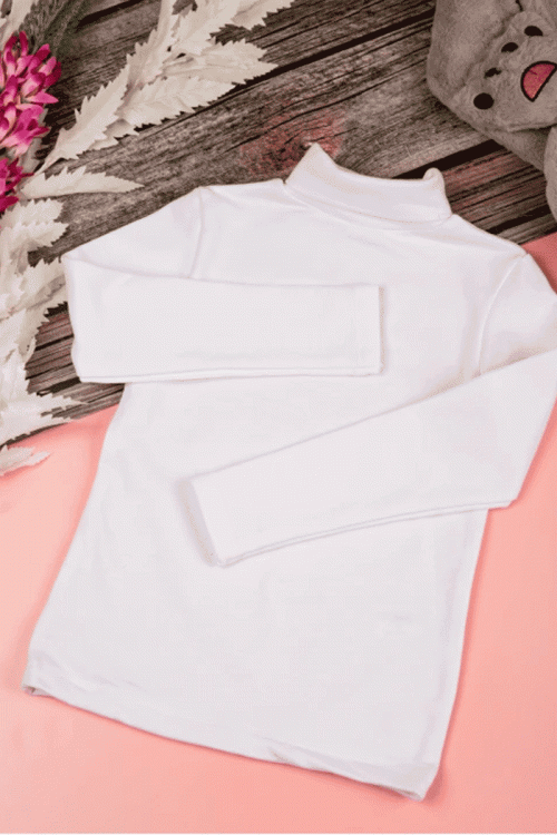 بلوزة أطفال شتوية لون أبيض برقبة و أكمام طويلة