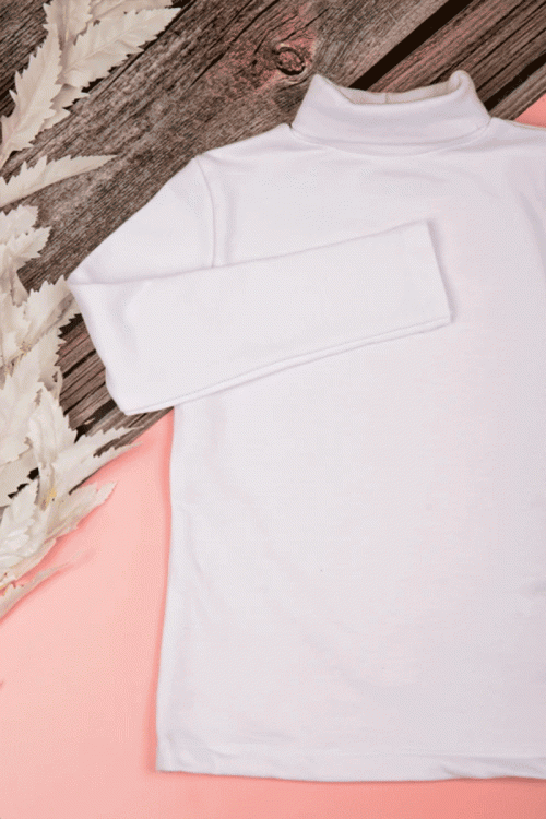 بلوزة أطفال شتوية لون أبيض برقبة و أكمام طويلة