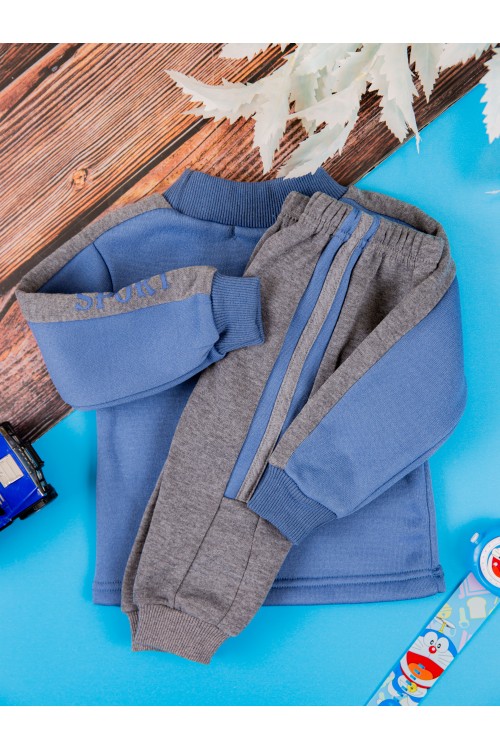 طقم قطعتين ولادي أطفال شتوي لون أزرق ورمادي أكمام طويلة ومطاط بالأسفل مزينة بكتابات من الأمام