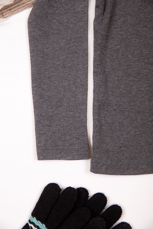 بلوزة أطفال شتوية لون رمادي برقبة و أكمام طويلة