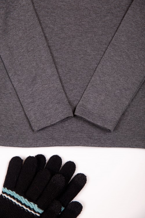 بلوزة أطفال شتوية لون رمادي برقبة و أكمام طويلة