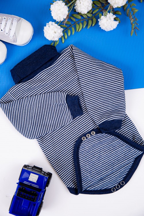 بربتوز أطفال بياقه رقبة مخطط لون أبيض وأزرق  كم طويل بمطاط وأزرار من الأسفل