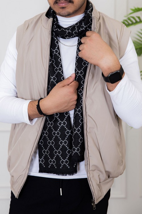 سديري رجالي لون بيج مبطن بجيوب جانبية وداخلية وسحاب من الأمام