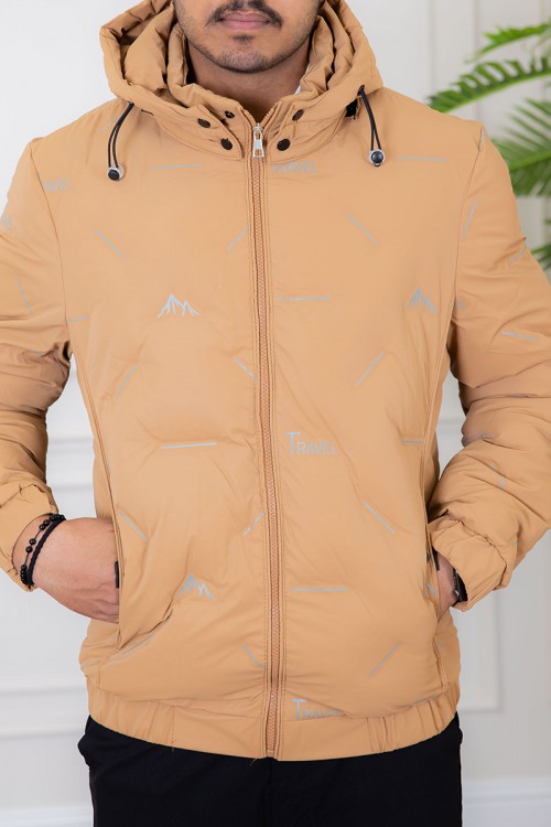 جاكيت رجالي لون بني بجيوب جانبية و سحاب من الأمام مع قبعة رأس بخيوط شد