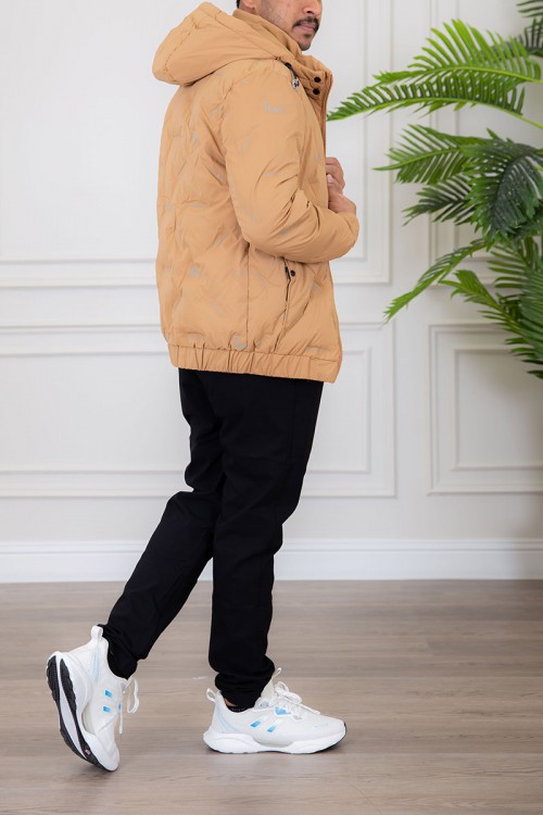 جاكيت رجالي لون بني بجيوب جانبية و سحاب من الأمام مع قبعة رأس بخيوط شد