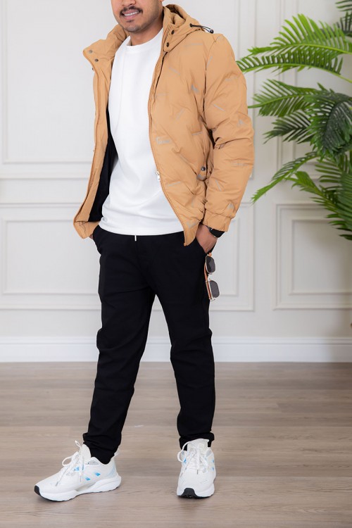 جاكيت رجالي لون بني بجيوب جانبية و سحاب من الأمام مع قبعة رأس بخيوط شد