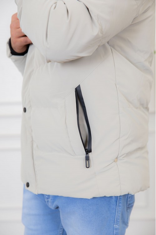 جاكيت رجالي لون رمادي مبطن بفرو بجيوب جانبية و سحاب و أزرار من الأمام مع قبعة رأس