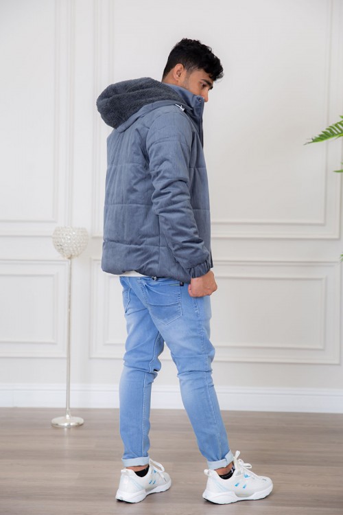 جاكيت رجالي لون أزرق مبطن بفرو بجيوب جانبية وسحاب و أزرار من الأمام مع قبعة رأس