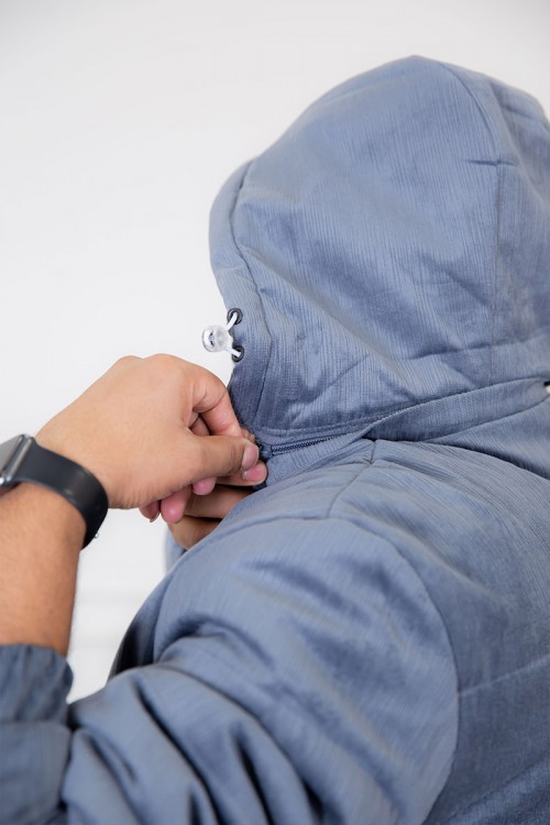 جاكيت رجالي لون أزرق مبطن بفرو بجيوب جانبية وسحاب و أزرار من الأمام مع قبعة رأس