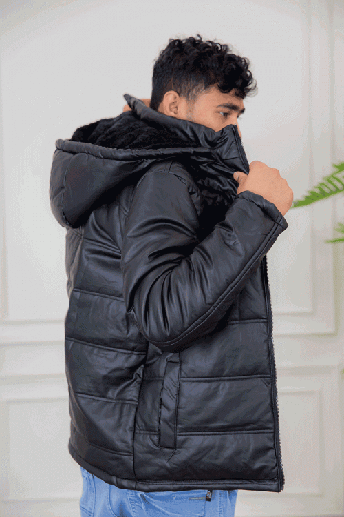 جاكيت رجالي جلد لون أسود مبطن بفرو بجيوب جانبية وسحاب و أزرار من الأمام مع قبعة رأس