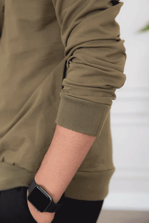 بلوفر هودي رجالي لون زيتي أكمام طويلة مع قبعة رأس و خيوط شد