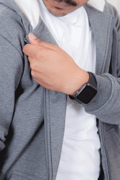 جاكيت رجالي لون رمادي مبطن بجيوب جانبية و سحاب من الأمام مع قبعة رأس