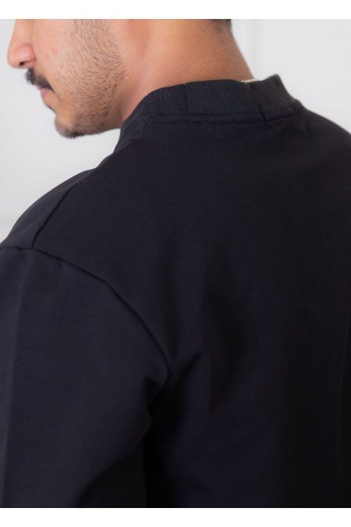 بلوفر رجالي لون أسود أكمام طويلة