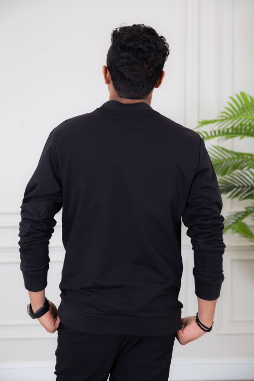 بلوفر رجالي لون أسود أكمام طويلة