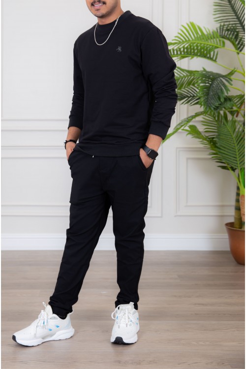 بلوفر رجالي لون أسود أكمام طويلة