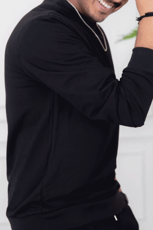 بلوفر رجالي لون أسود أكمام طويلة