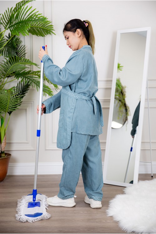 زي عاملة شتوي قطعتين أكمام طويلة وجيوب فيونكة و ياقة بازرار أمامية