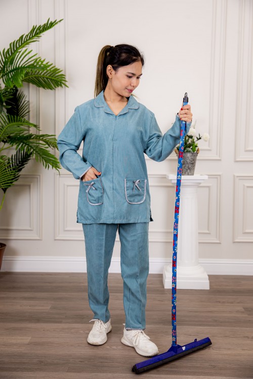 زي عاملة شتوي قطعتين أكمام طويلة وجيوب فيونكة و ياقة بازرار أمامية