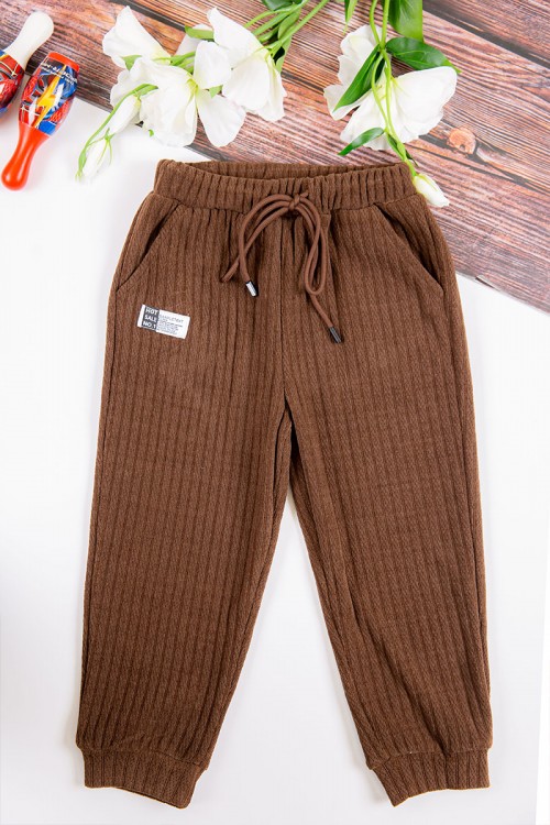 طقم شتوي ولادي  أنيق قطعتين لون بني بسحاب من الأمام و ياقة مرتفعة