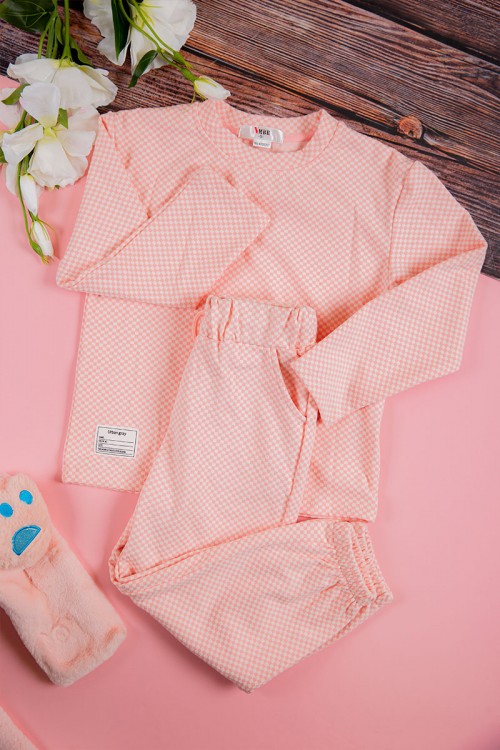 طقم شتوي بناتي أنيق قطعتين لون وردي قماش مربعات و جيوب من الجوانب