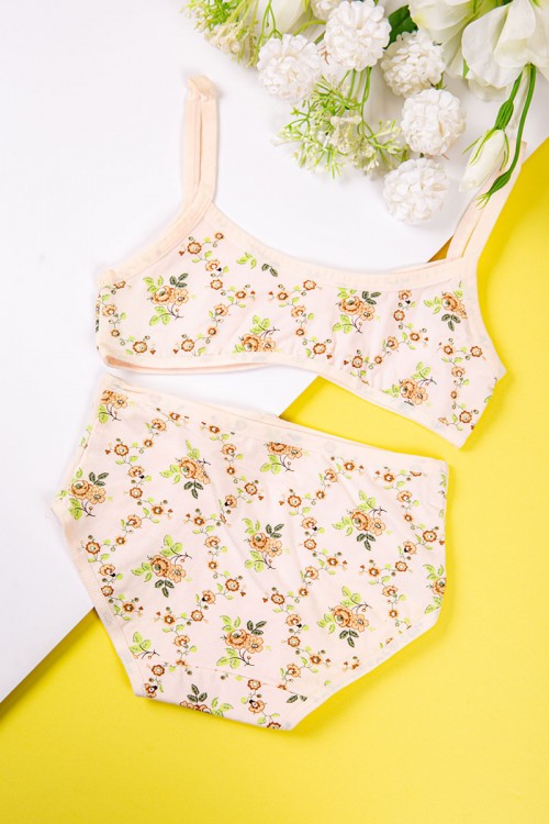 طقم داخلي نسائي قطعتين لون بيج مزين بالزهور