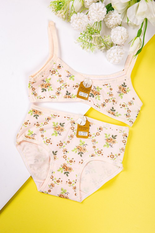 طقم داخلي نسائي قطعتين لون بيج مزين بالزهور