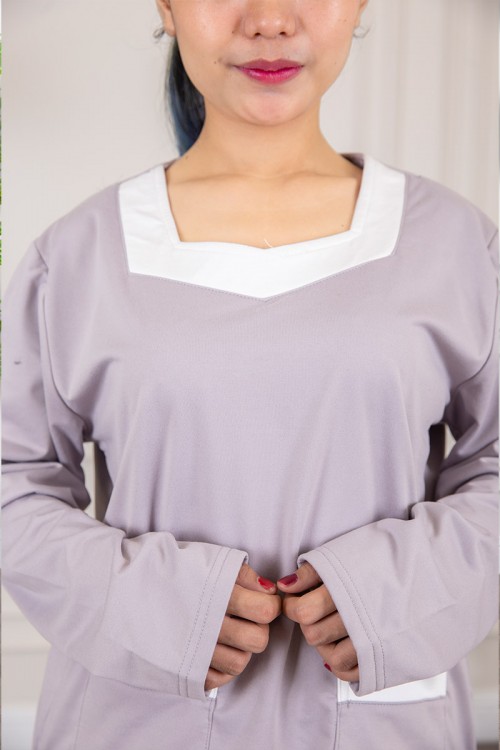 زي عاملة شتوي مبطن قطعتين قماش سادة  أكمام طويلة بقصه صدر شكل مربع و جيوب من الأمام