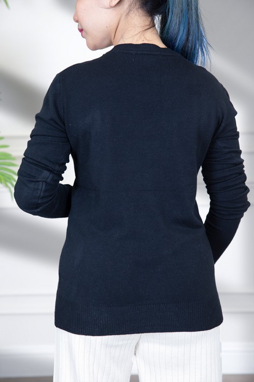 بلوفر نسائي شتوي لون أسود و أكمام طويلة