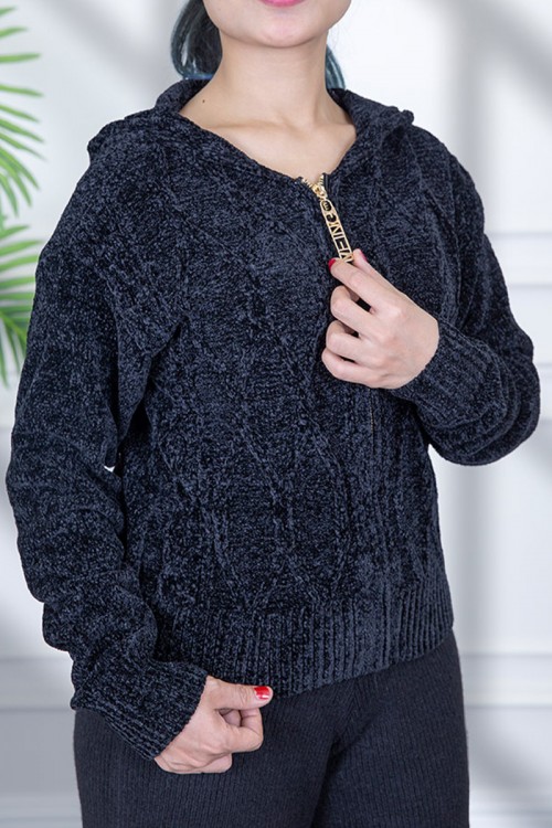 بلوفر هودي نسائي  بسحاب أمامي واكمام طويلة ومتصلة بغطاء الرأس