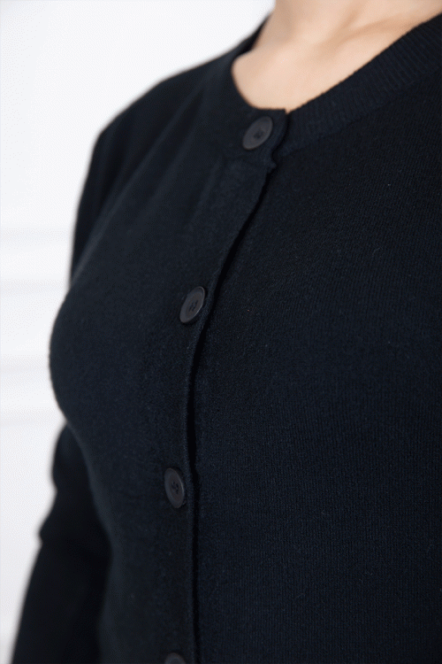 بلوفر نسائي شتوي لون أسود و أكمام طويلة