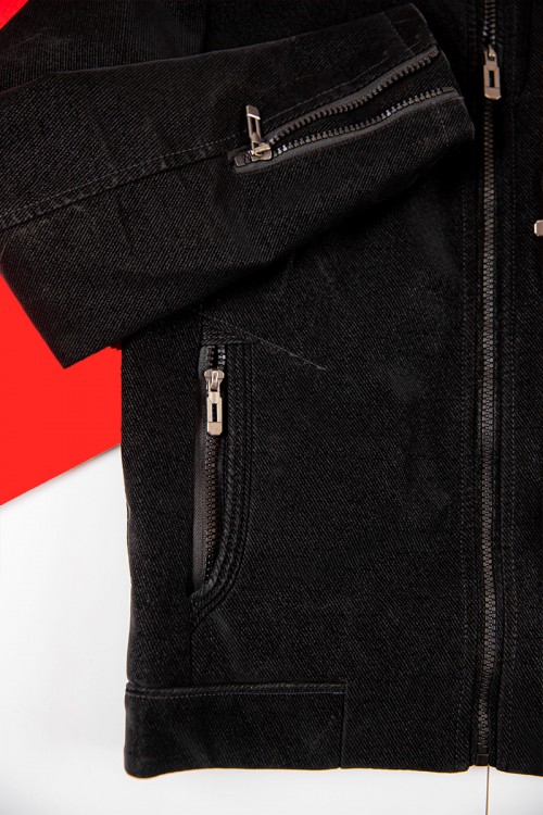 جاكيت ولادي شتوي لون أسود أكمام طويلة بجيوب و سحاب من الأمام و الأكمام