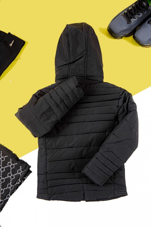 جاكيت ولادي شتوي لون أسود بقبعة رأس منفصلة و أكمام طويلة و بجيوب وسحاب من الأمام