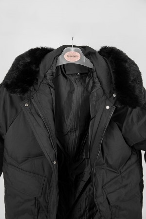 جاكيت نسائي شتوي لون أسود بقبعة رأس و بفرو منفصل قابل للتركيب و أكمام طويلة بجيوب و سحاب من الأمام