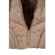 جاكيت نسائي شتوي لون بيج مبطن من الداخل بقبعة من الفرو منفصلة و أكمام طويلة بجيوب و سحاب من الأمام
