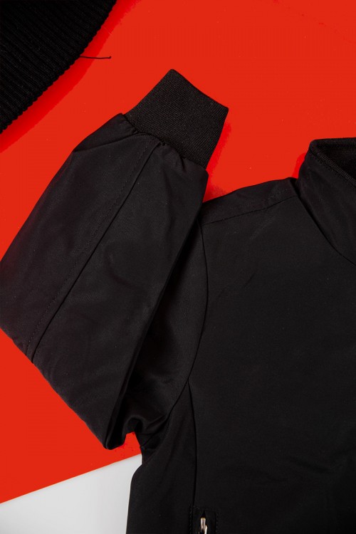 جاكيت ولادي شتوي لون أسود أكمام طويلة بجيوب و سحاب من الأمام