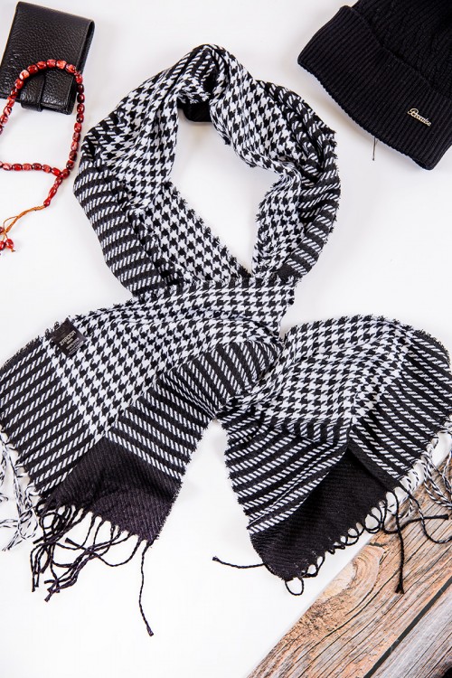 شال رجالي شتوي بشراشيب متعدد الألوان