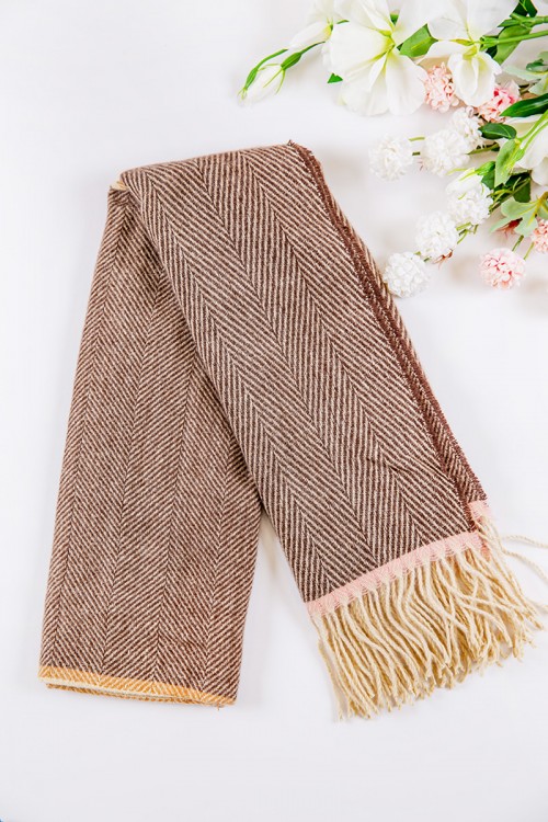 شال نسائي شتوي-شال نسائي بألوان متعددة-شال شتوي أنيق-شال نسائي بشراشيب-شال شتوي موضة 2024-شال صوف نسائي-أفضل شال شتوي نسائي-شال شتوي نسائي عصري-شال نسائي شتوي مناسب للإطلالات اليومية-شال نسائي شتوي أنيق للحفلات-شال شتوي نسائي هدية مثالية للشتاء-شال بشراشي