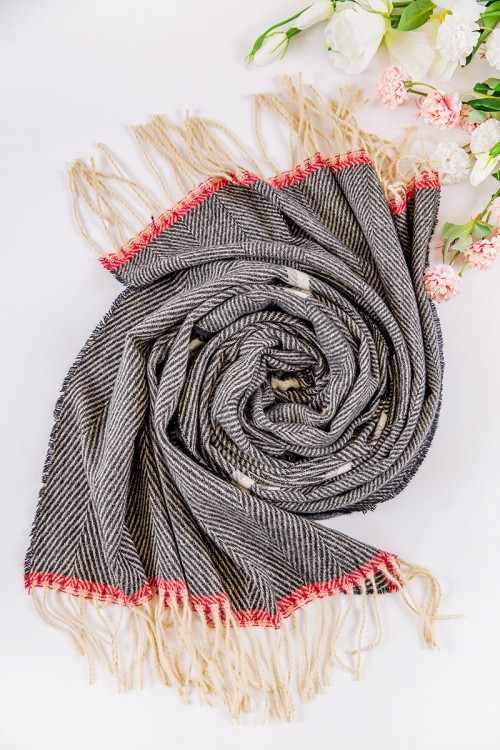 شال نسائي شتوي-شال نسائي بألوان متعددة-شال شتوي أنيق-شال نسائي بشراشيب-شال شتوي موضة 2024-شال صوف نسائي-أفضل شال شتوي نسائي-شال شتوي نسائي عصري-شال نسائي شتوي مناسب للإطلالات اليومية-شال نسائي شتوي أنيق للحفلات-شال شتوي نسائي هدية مثالية للشتاء-شال بشراشي