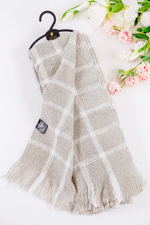 شال نسائي شتوي بشراشيب متعدد الألوان