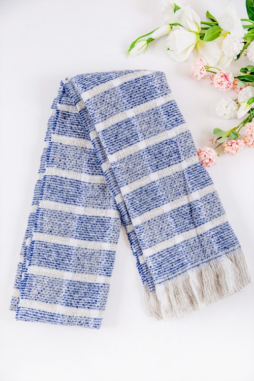 شال نسائي شتوي بشراشيب متعدد الألوان