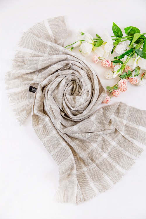 شال نسائي شتوي بشراشيب متعدد الألوان