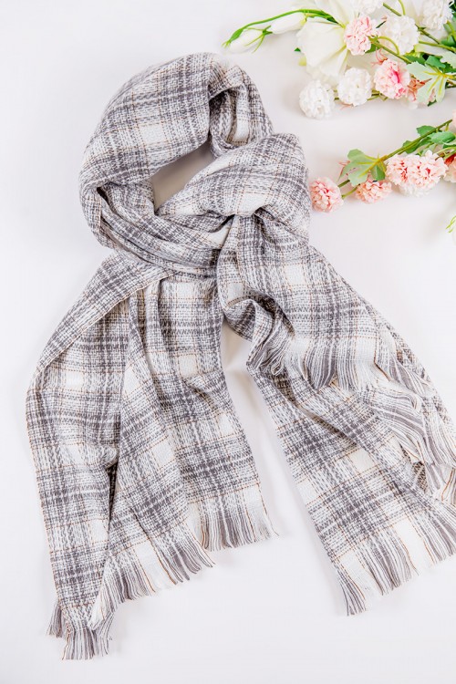 شال نسائي شتوي بشراشيب متعدد الألوان