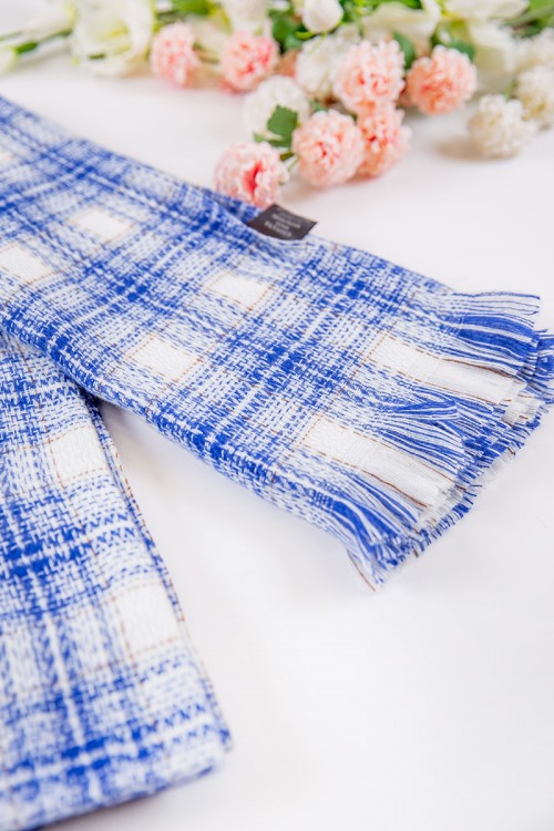 شال نسائي شتوي بشراشيب متعدد الألوان