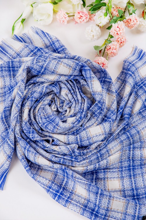 شال نسائي شتوي بشراشيب متعدد الألوان